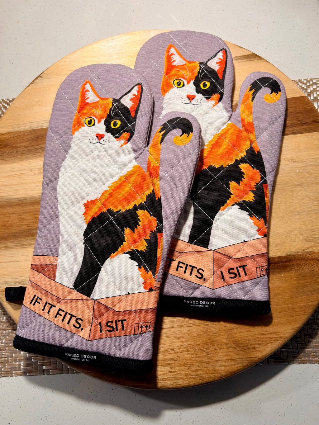 "If It Fits, I Sit" Calico Cat Oven Mitt