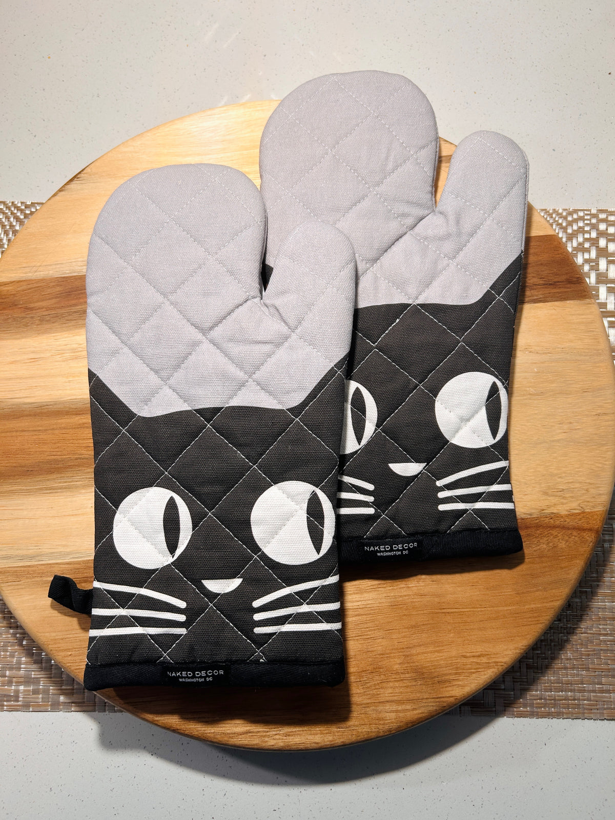 Big Eyes Black Cat Oven Mitt
